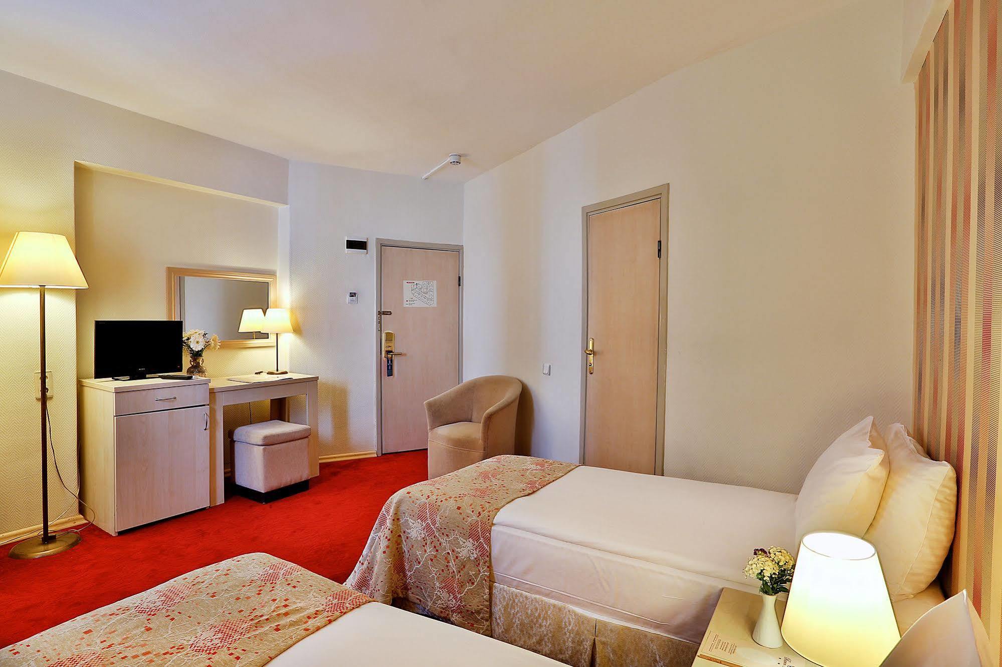 Barin Hotel Istanbul Ngoại thất bức ảnh